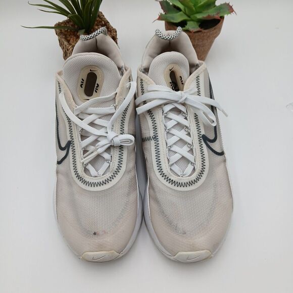 NIKE AIR MAX 2090 Women’s Running Shoes White Sz. 9 - Picture 2 of 9
